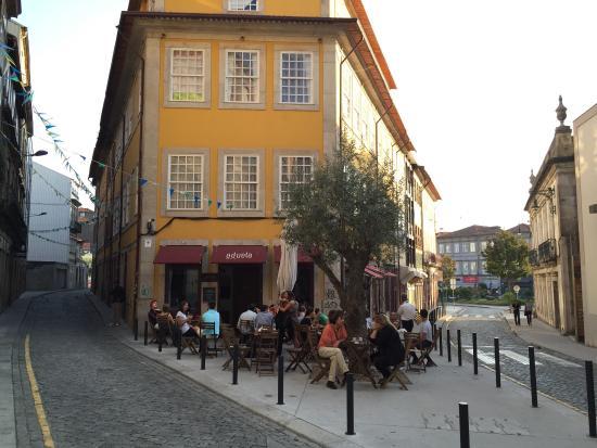 Aduela Taberna-Bar